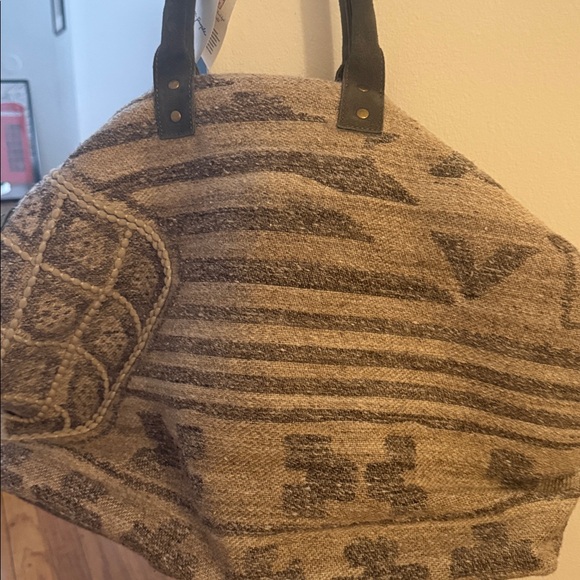 Free People Whimsy Rug Weekender Bag NWT - Picture 8 of 8